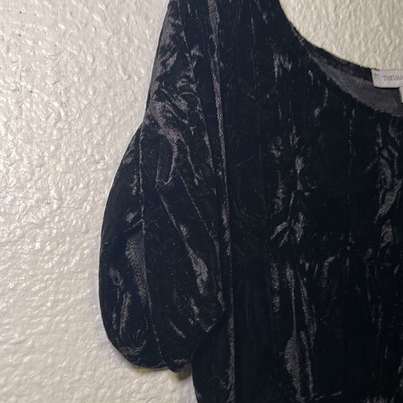 The Vanity Room black crushed velvet short dress size small - Picture 7 of 10